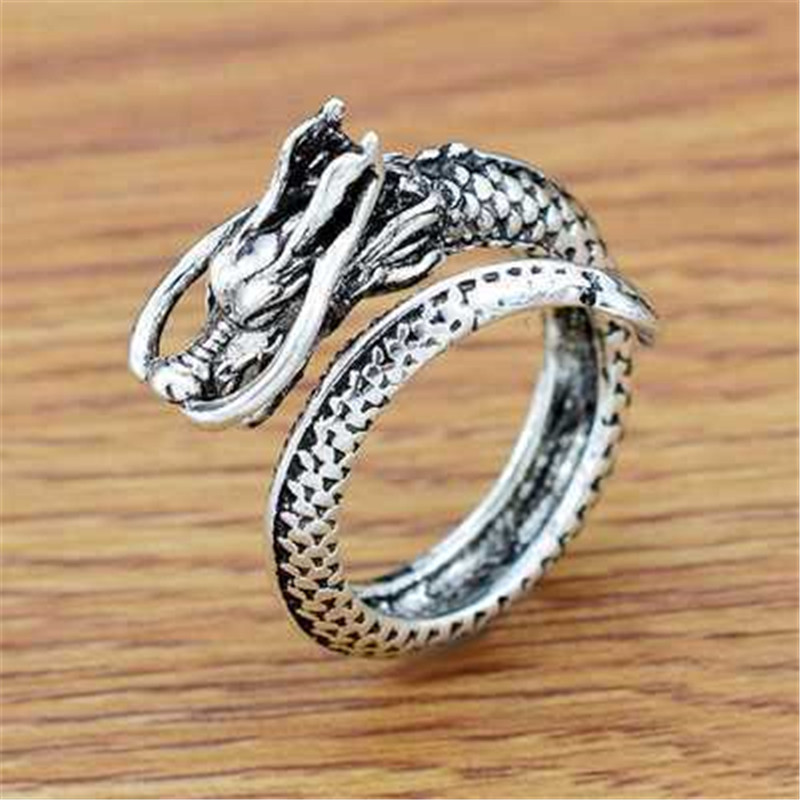 Anello Gotico Punk con Drago J - Pilates Ring Magic recensione e prezzo